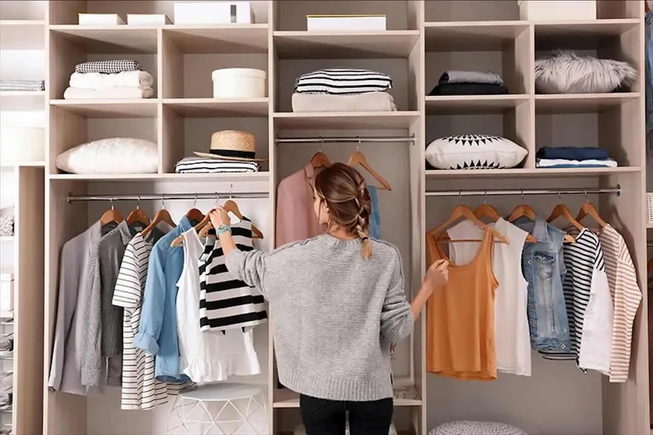Non usare prodotti chimici nell’armadio: ecco il metodo naturale per pulirlo e profumarlo