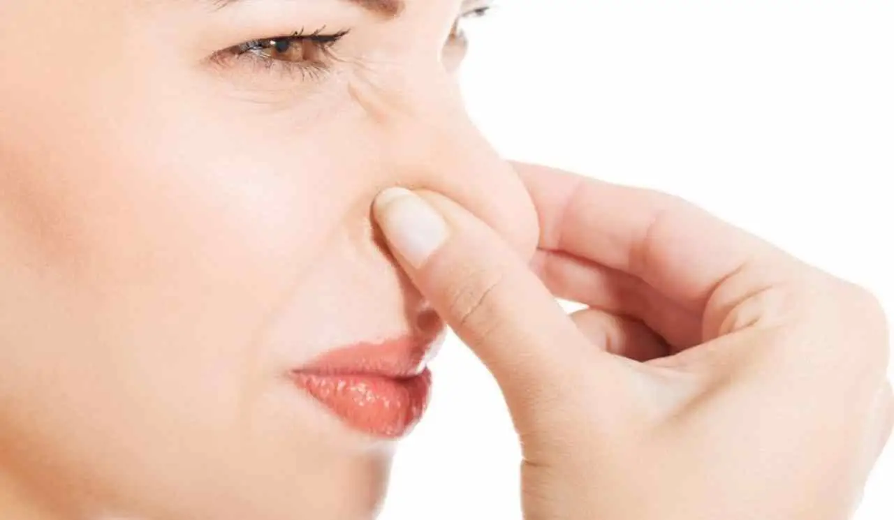 Come togliere la puzza di plastica cinese