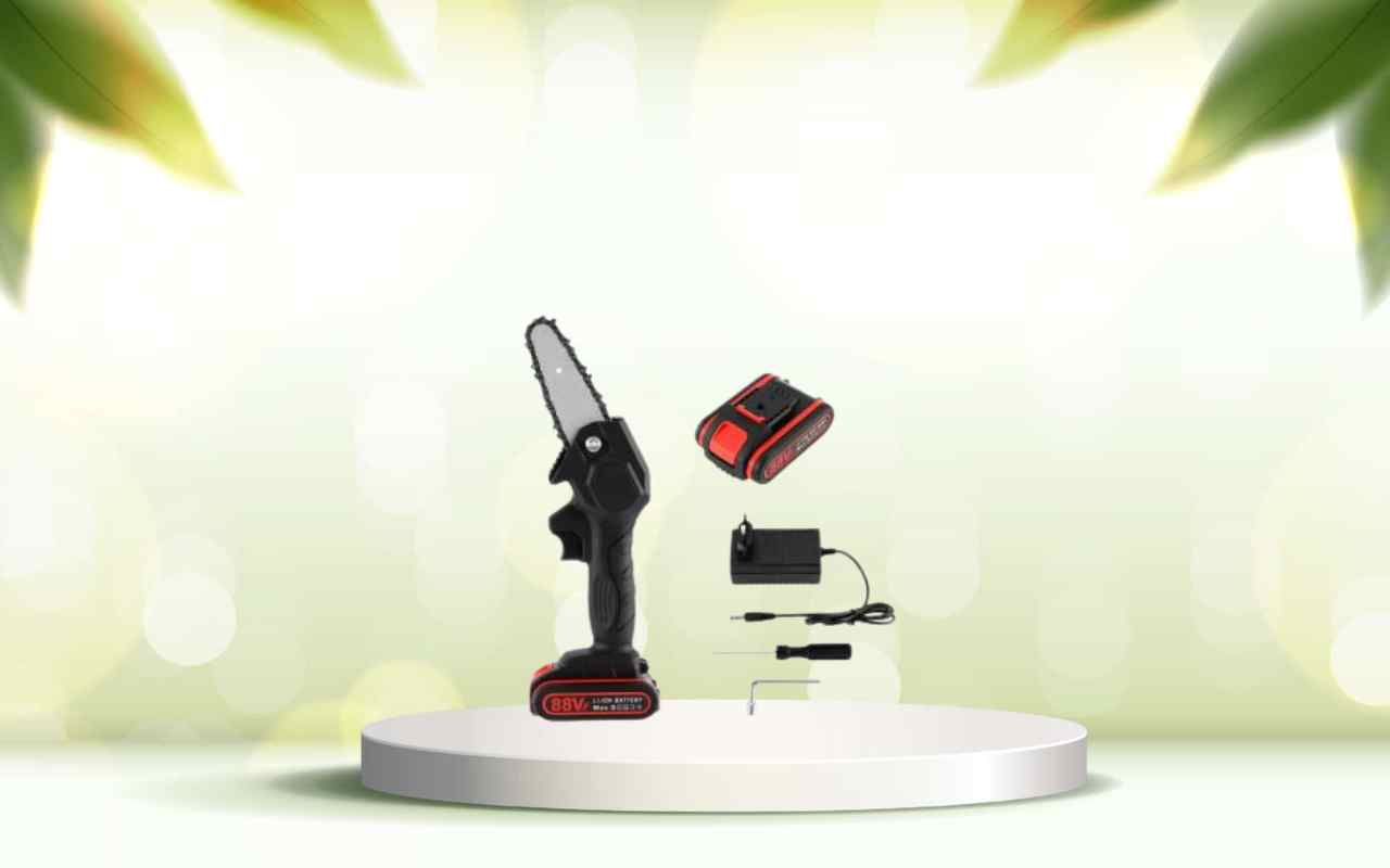 Scopri la mini motosega a batteria: pota e taglia rami in modo facile e veloce